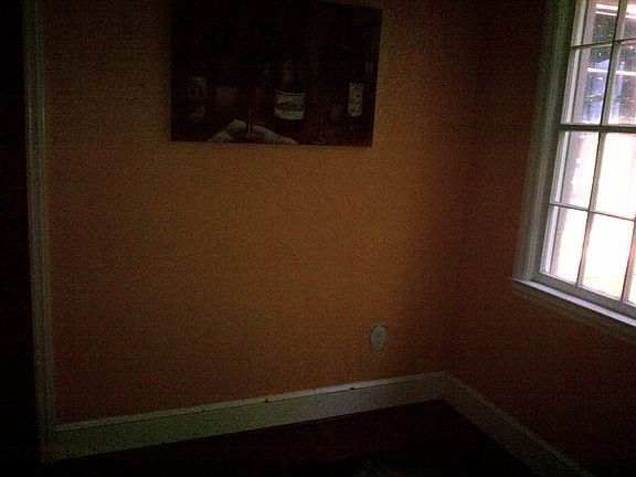 4th image of 410 Kuder St