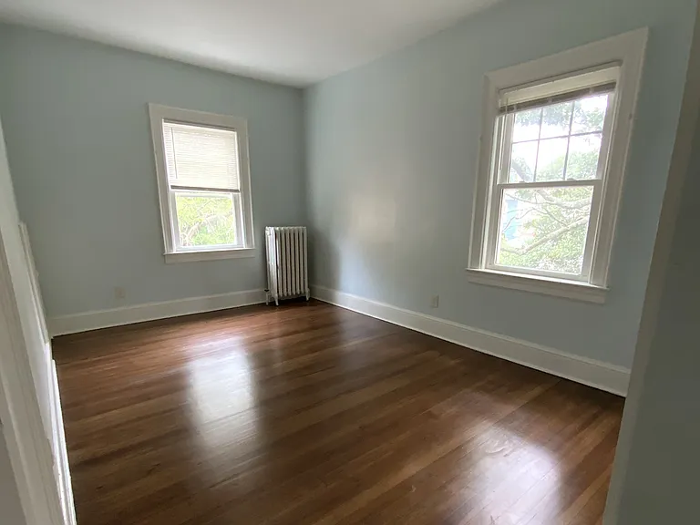 1626 Riverside Dr — Photo 11