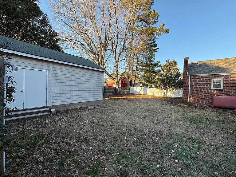 205 E McGinnis Cir — Photo 17
