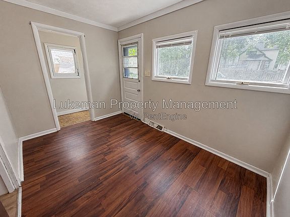 4th image of 617 Forest St APT 1
