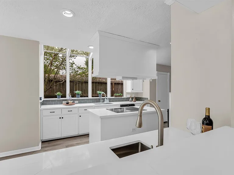 8206 Debbie Gay Dr — Photo 12