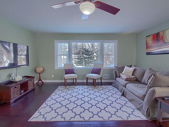 2nd image of 122 Parkview Ave
