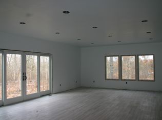 874 Peconic Bay Blvd, Riverhead, NY