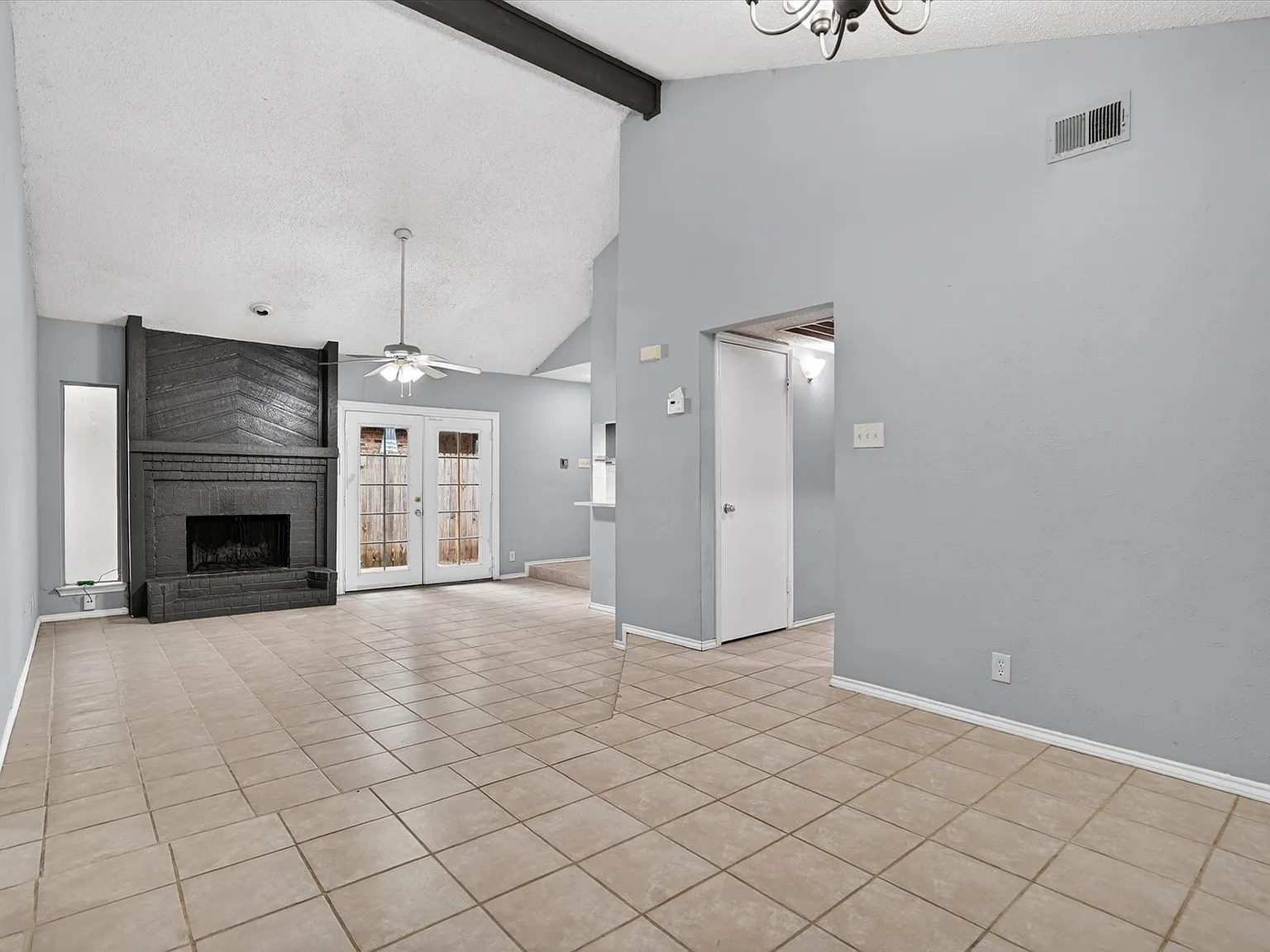 2 bed, 1199 sqft, $1,490 — Photo 3