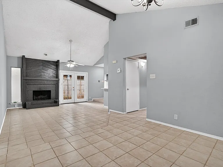 231 Shady Lane Dr — Photo 3
