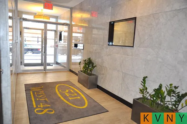 Rented by KVNY Soho | media 16