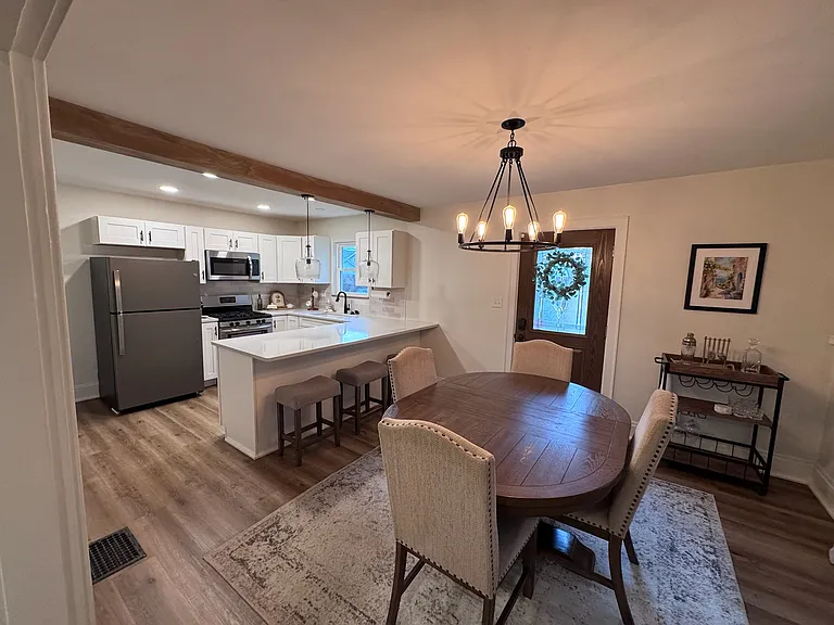 350 E Jenkins Ave — Photo 4