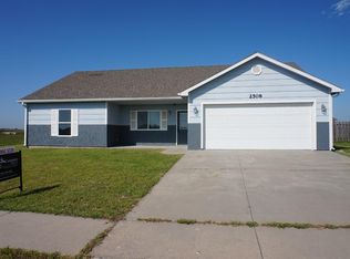 2508 Pintail Cir, Junction City, KS 66441