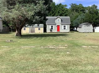 301 John Borden St, Manteo, NC 27954