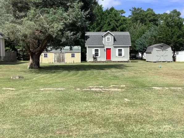 301 John Borden St, Manteo, NC 27954