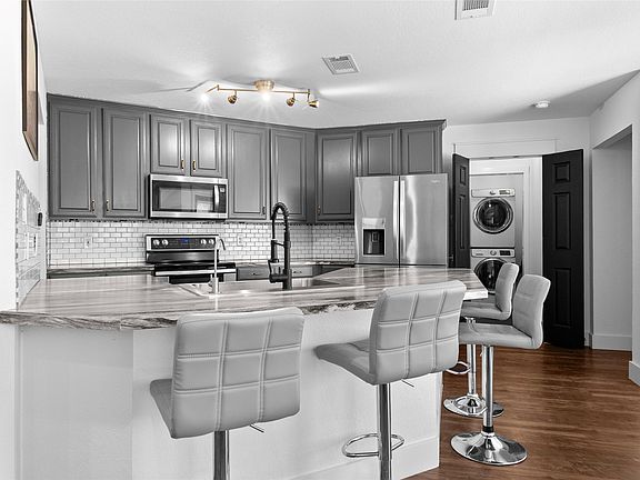 2nd image of 5328 Mirage Dr