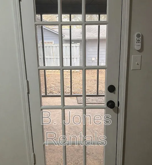 30 Fairfield Dr — Photo 2