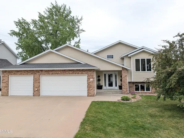 3409 Bay Shore Bnd SE, Mandan, ND 58554