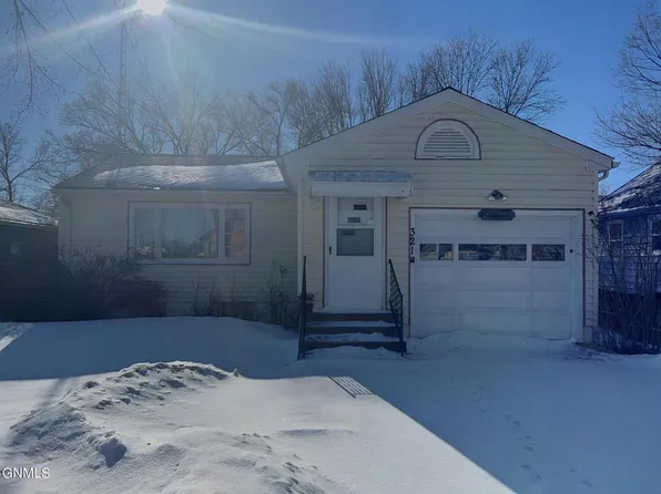 321 3rd Ave NE, Watford City, ND 58854