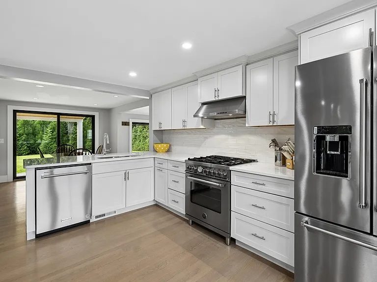 29 Fern Rd — Photo 5