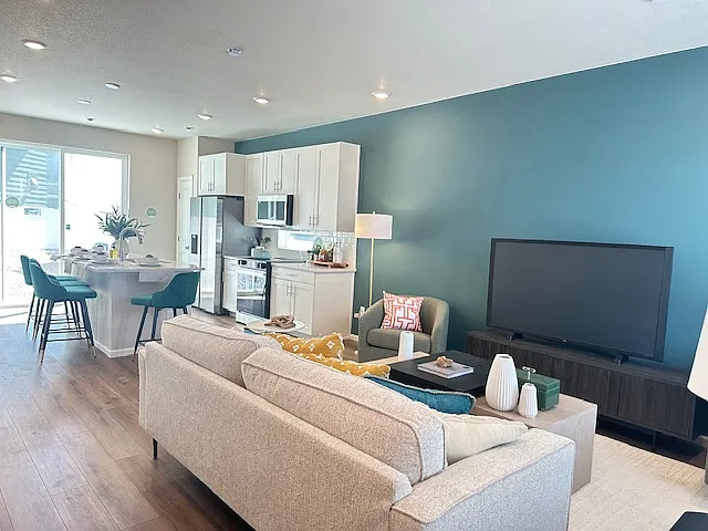 22013 E 38th Pl — Photo 6