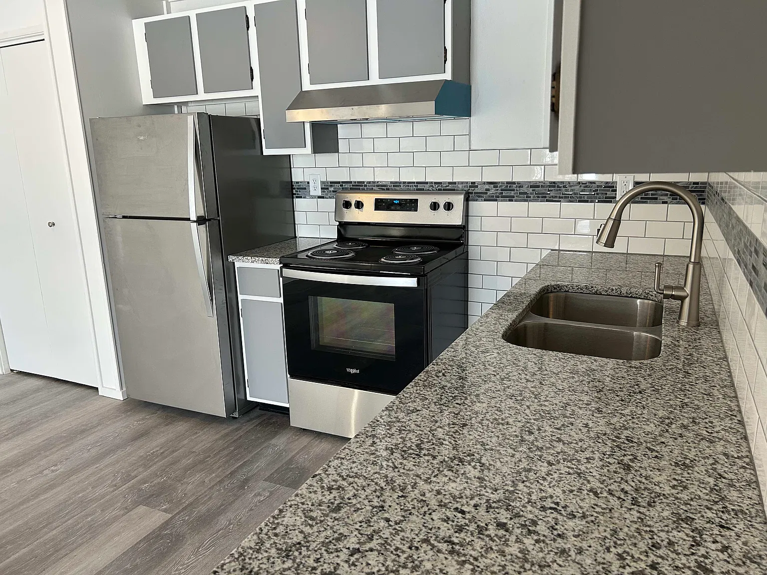 2 bed, 800 sqft, $1,750 — Photo 3