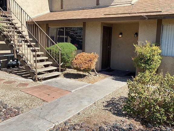 2nd image of 2722 Kline Cir #3