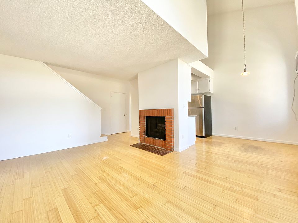 1st image of 9803 Tabor St #206