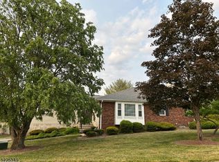 75 Brandywyne Dr, Florham Park, NJ 07932