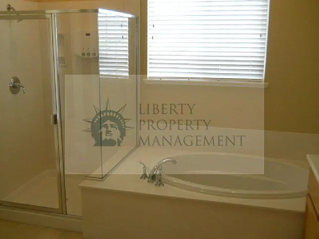 1038 Dry Creek Pl — Photo 18