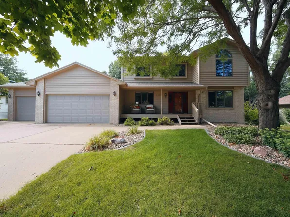 1017 E 63rd St, Sioux Falls, SD 57108