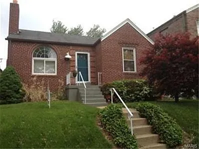 3341 Lawn Ave photo 1