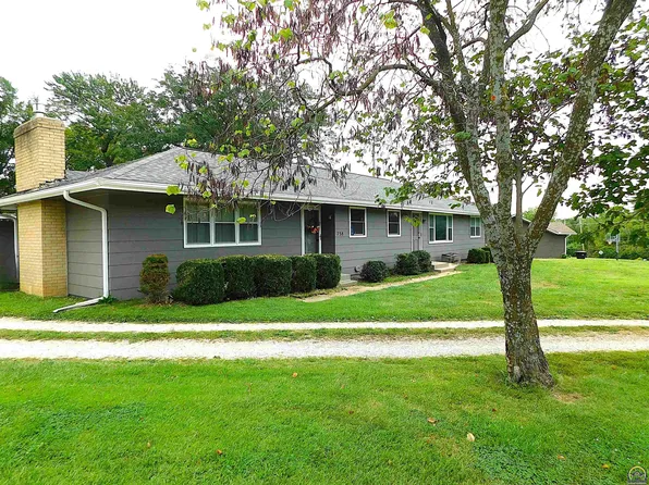 738 NE 43rd St, Topeka, KS 66617