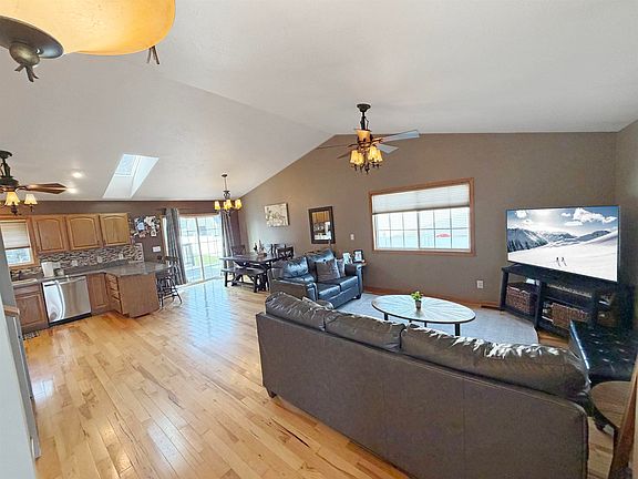 5th image of 3980 Fieldcrest Dr