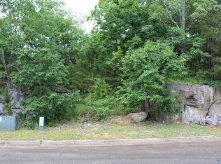 573 Farmingdale Rd SE, Huntsville, AL 35803