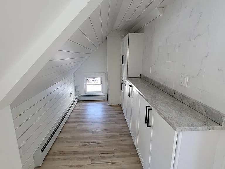 682 Whitney Ave #3 — Photo 13