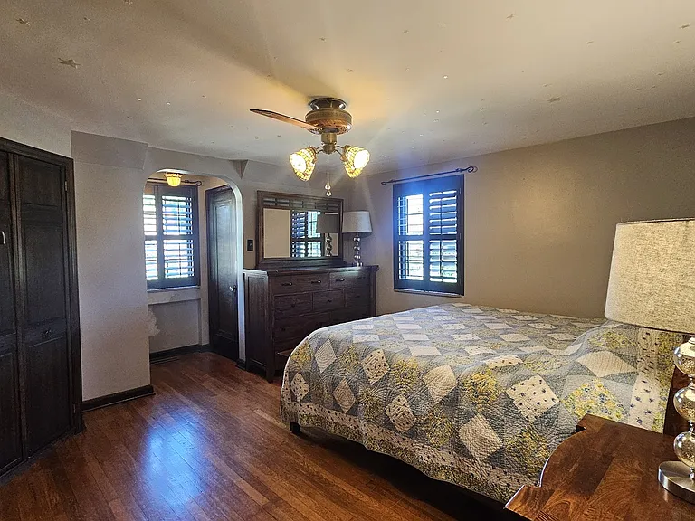 2921 Knowlson Ave — Photo 5