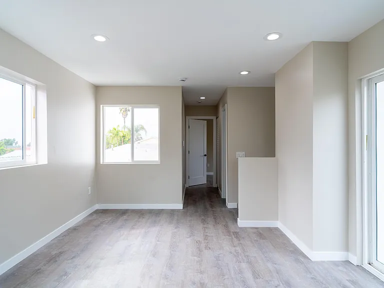 4929 College Ave — Photo 11