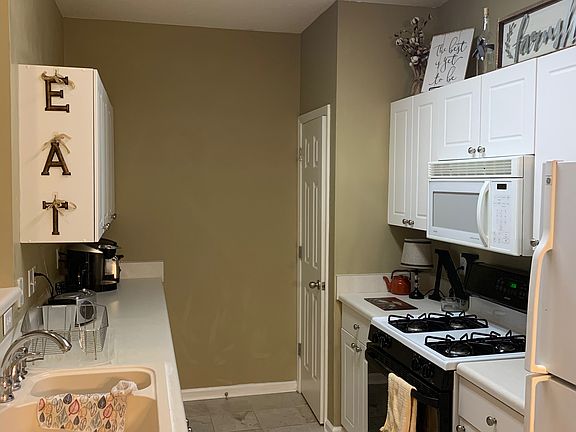 4th image of 634 McKenna Cir