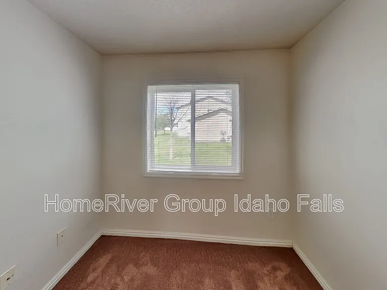 1350 Midway Ave #2 — Photo 8