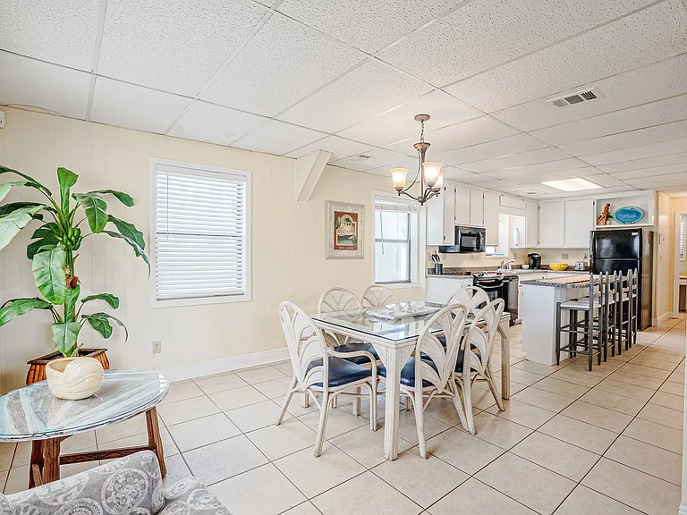 405 Dolphin St #B — Photo 16