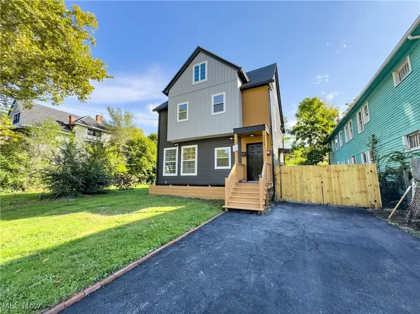 2483 E 89th St, Cleveland, OH 44104