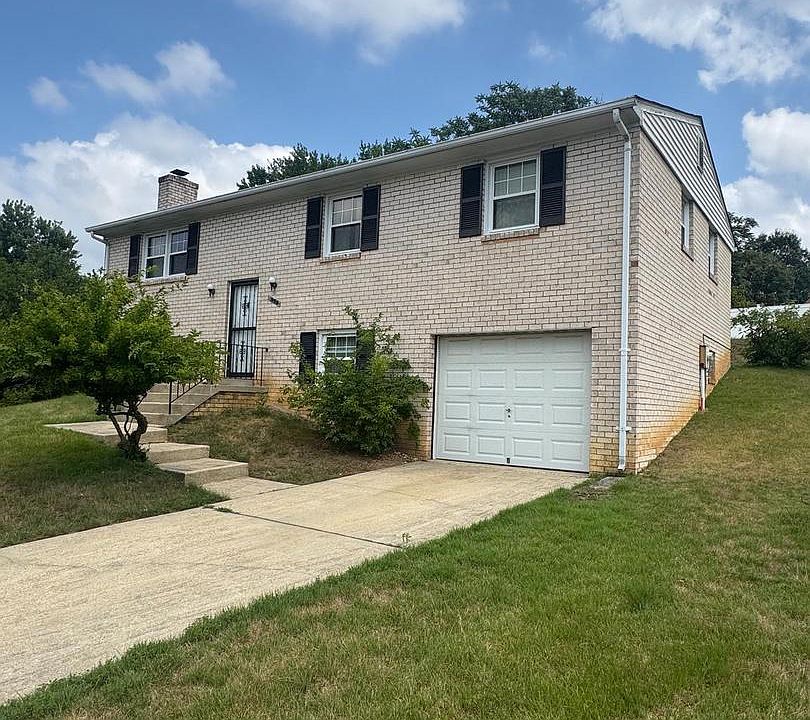 1st image of 5204 Larwin Ct