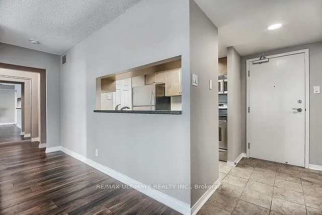77 Harbour Sq #1606 — Photo 3