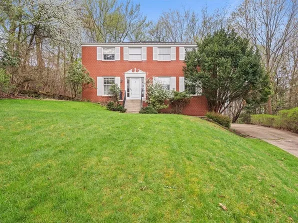 5 Queens Ct, Pittsburgh, PA 15238