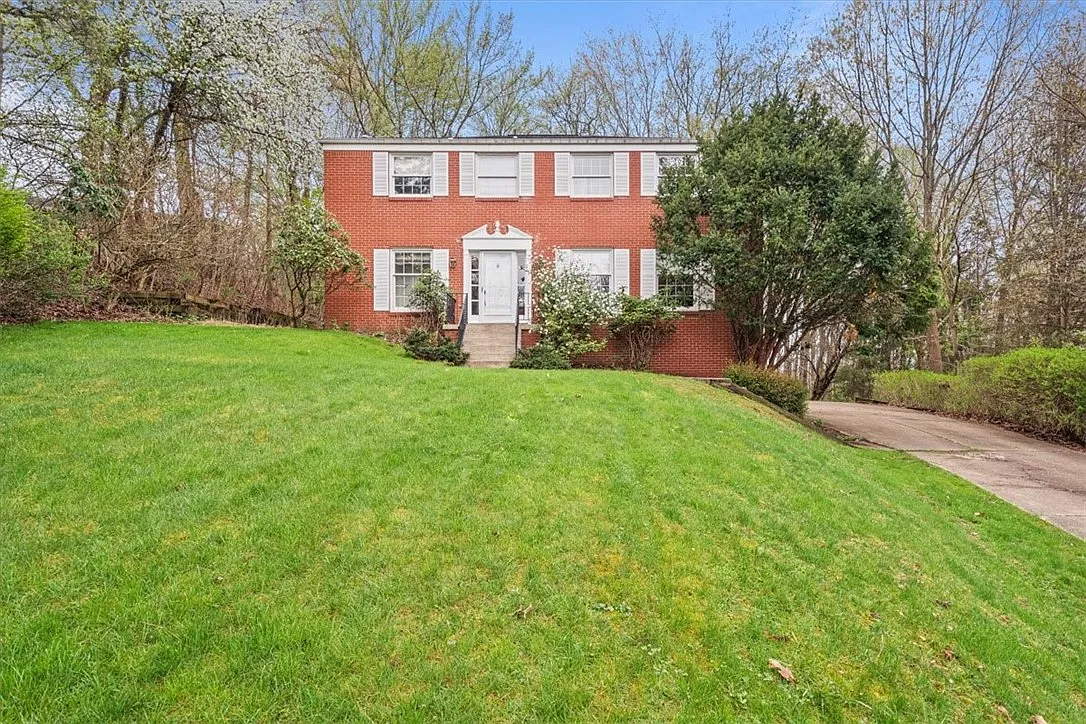 5 Queens Ct photo 1