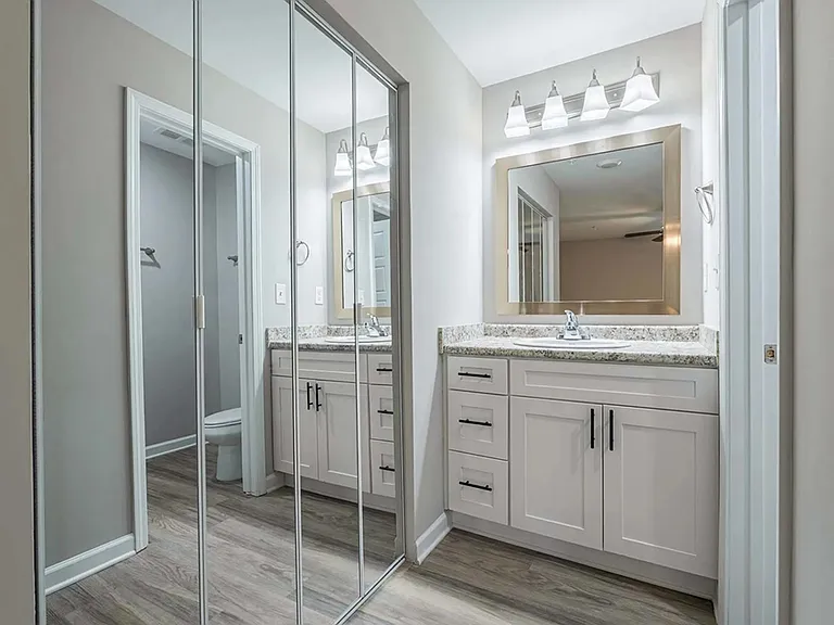 Azure Cove Apartment Homes — Photo 47