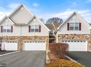 69 Haddon Ct, Pennington, NJ 08534