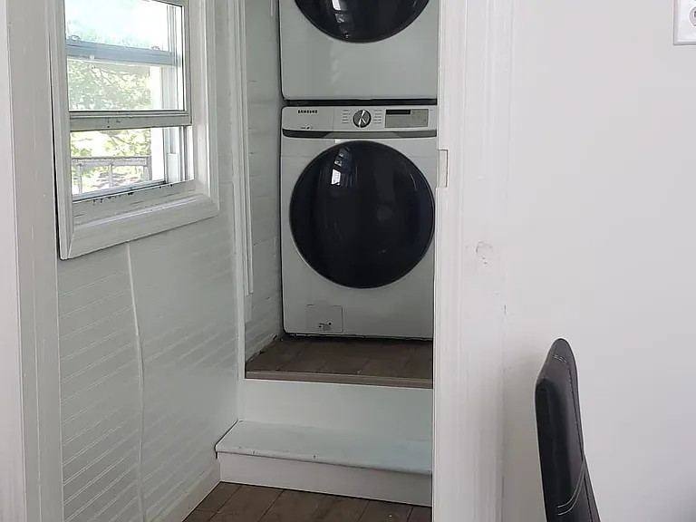 305 Woodside Ave #2 — Photo 17