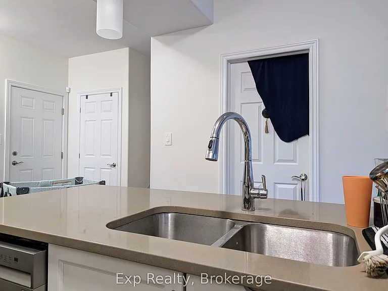 96 Athabaska Dr — Photo 6