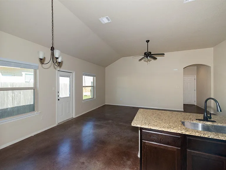 245 Joanne Loop #B — Photo 8