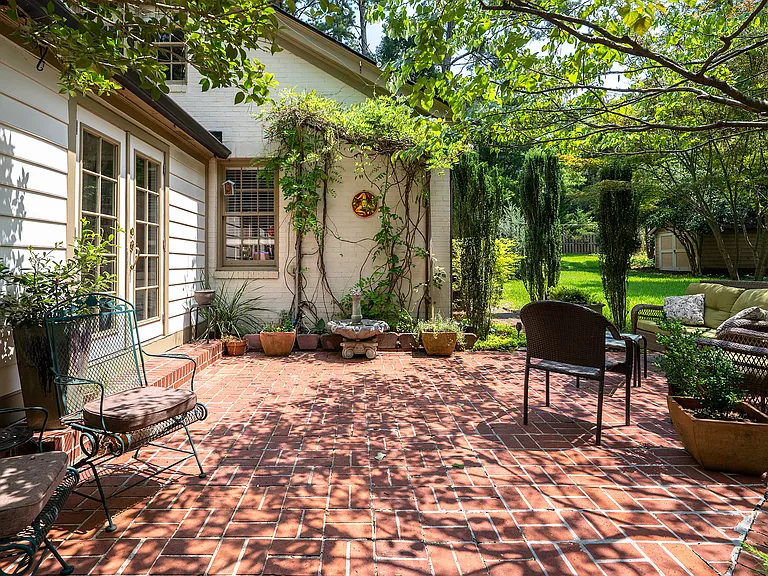 321 Milledge Hts — Photo 45