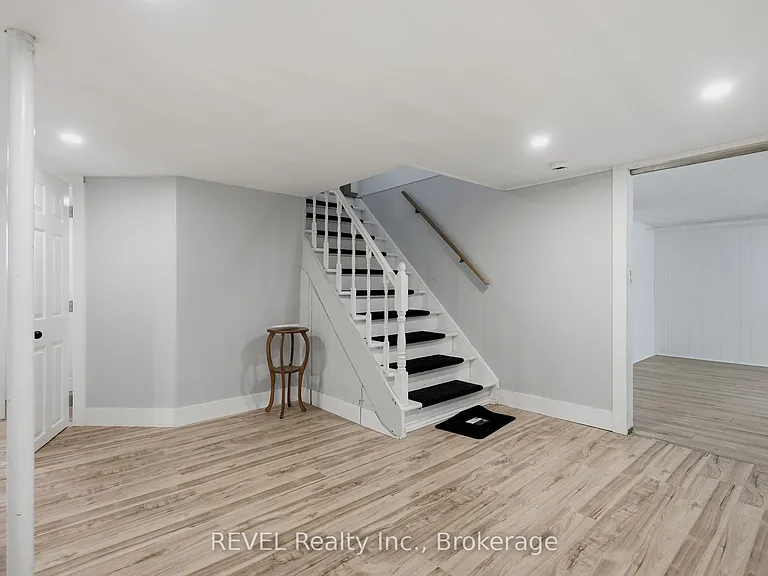 76 Chestnut St #2 — Photo 5