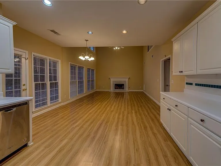 1429 Oglethorpe Dr — Photo 7