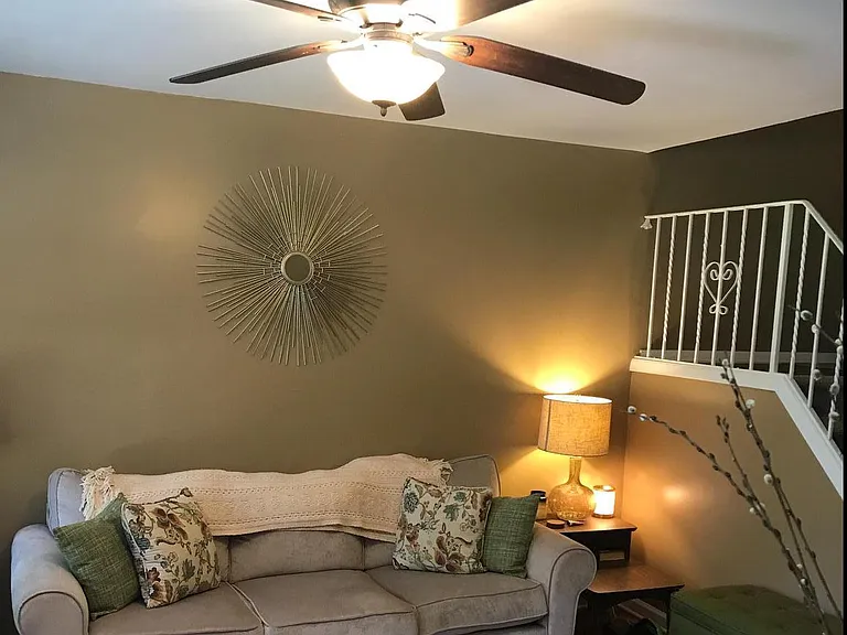 101 Lexington Ct — Photo 4